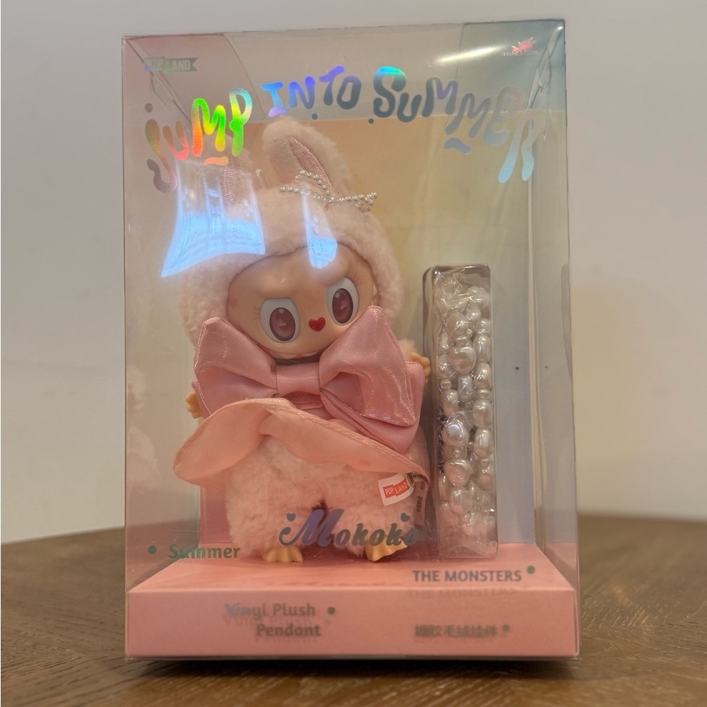 POP MART Mokoko Jump Into Summer Vinyl Plush Pendant – New in Box - Picture 5 of 5